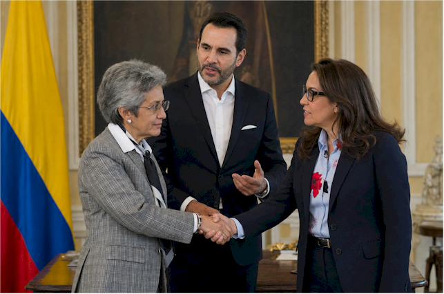 Primer cambio de gabinete: sale Viviane Morales y llega Ilva Myriam Hoyos a Educación